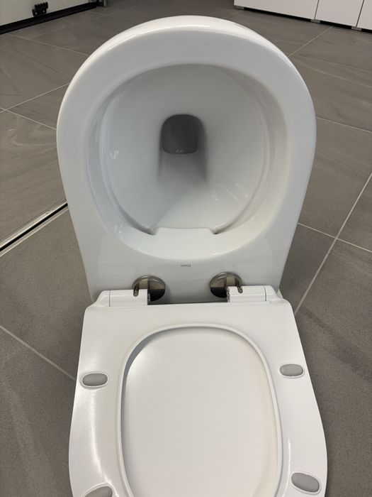 Miska WC wisząca Rea Mini / Slim 49 cm + deska wolnoopadająca