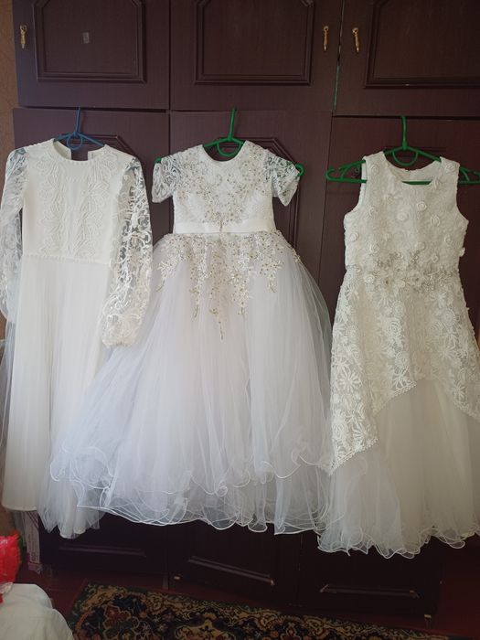 Здаю в аренду дитячі сукні