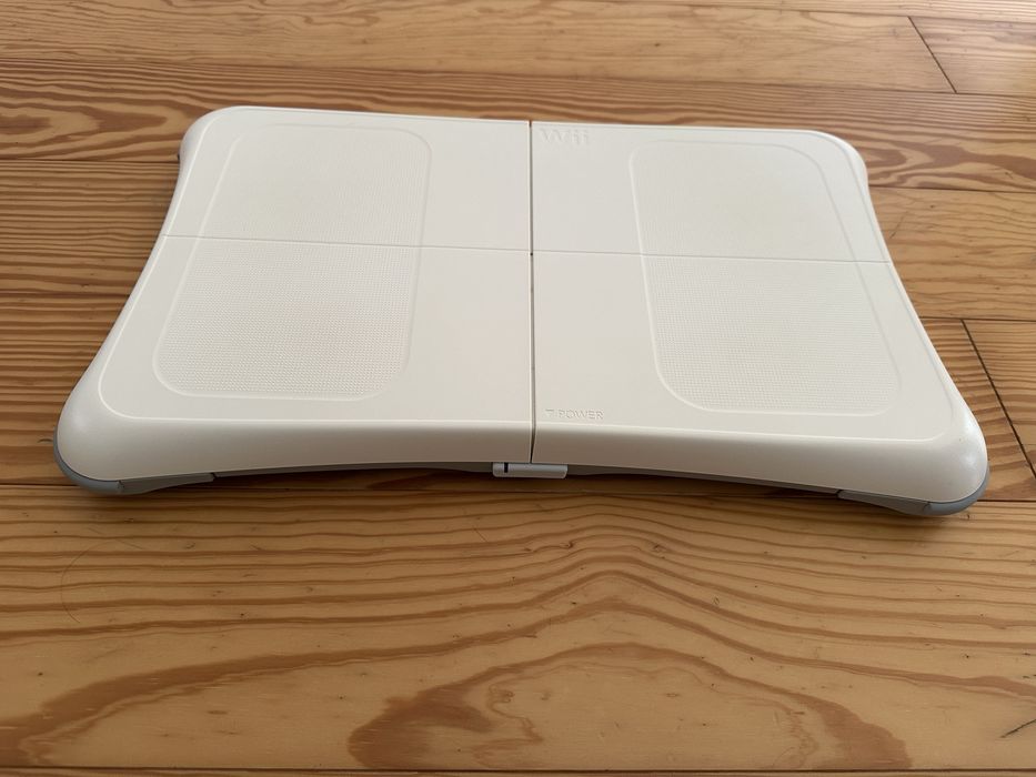 Wii Fit plus - jogo e acessórios