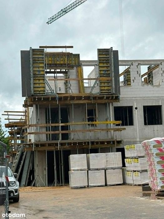 4 pokoje, duży balkon i spokojna okolica – miejsce dla rodziny - Więcej