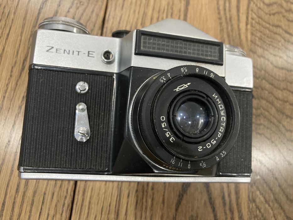 Фотоапарат Zenit E