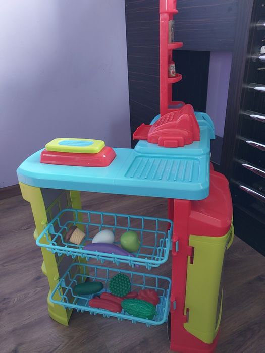 Sklep zabawkowy supermarket z wózkiem