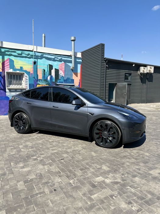 Продам Tesla Y 2022