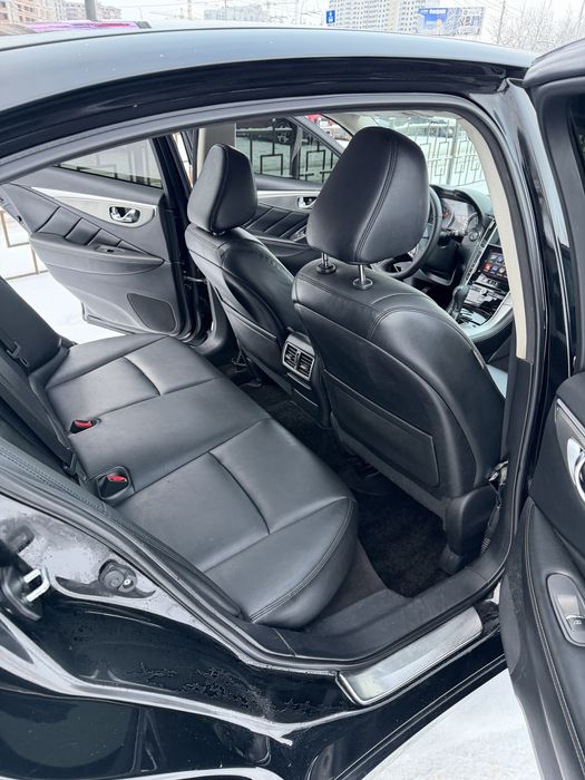 Продаю Инфинити Q50