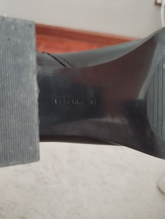 Botas de couro salto Bershka