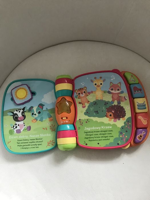 Książeczka Vtych grająca 6-12 M