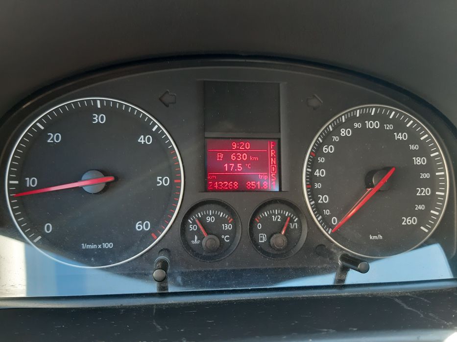 VW TOURAN 1.9 TDI Conceptline 5 lugares DSG