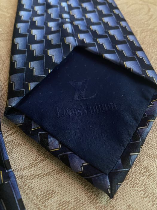 Галстуки Louis Vuitton ,и краватки. (Не Дипломат,костюм)Луи витон