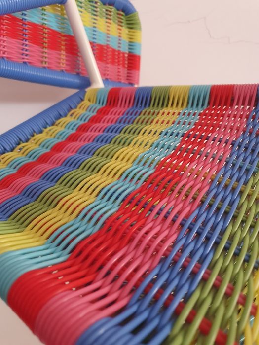 Cadeira criança entrelaçada