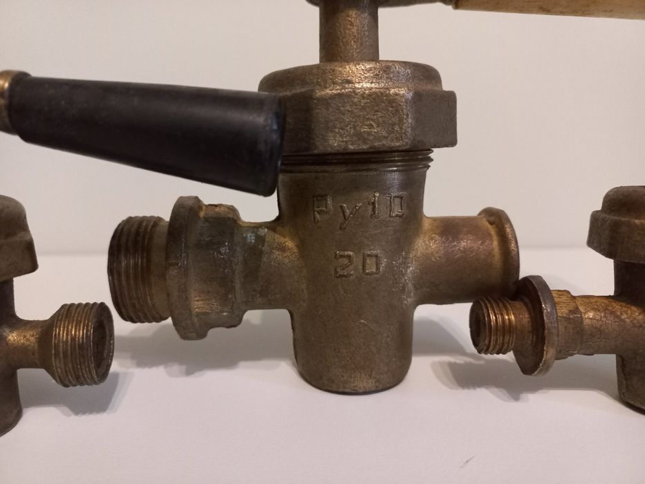 Кран латунний пробковий