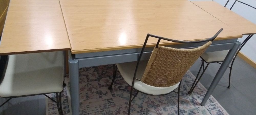 Mesa de cozinha extensível