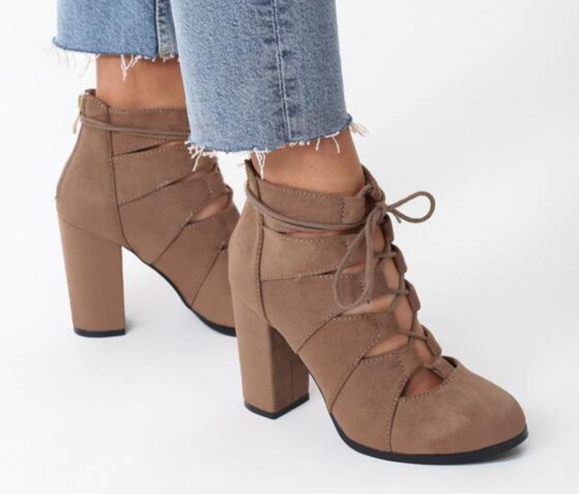 Beżowe botki z ekozamszu