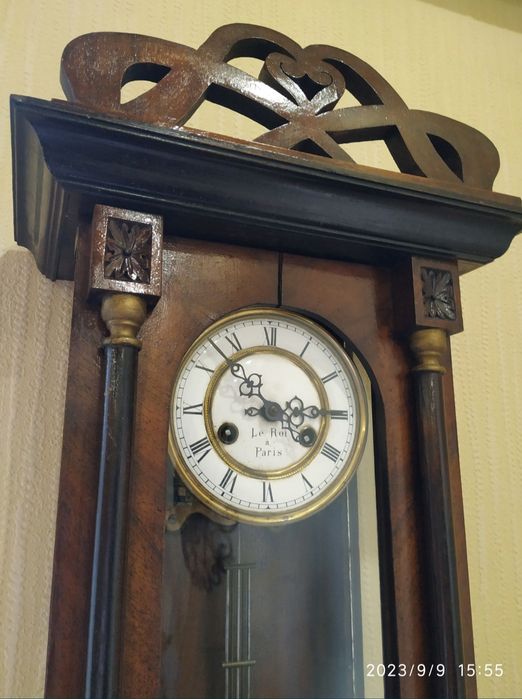 Годинник антикварний настінний Le Roi a Paris - часы антиквариат