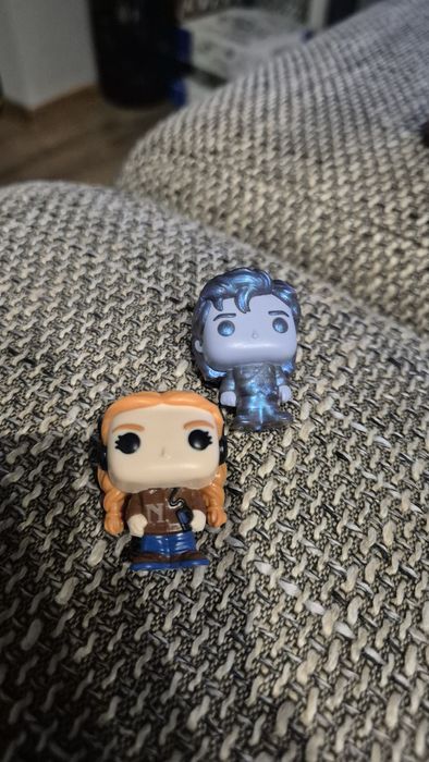 Sprzedam 2 figurki stranger things