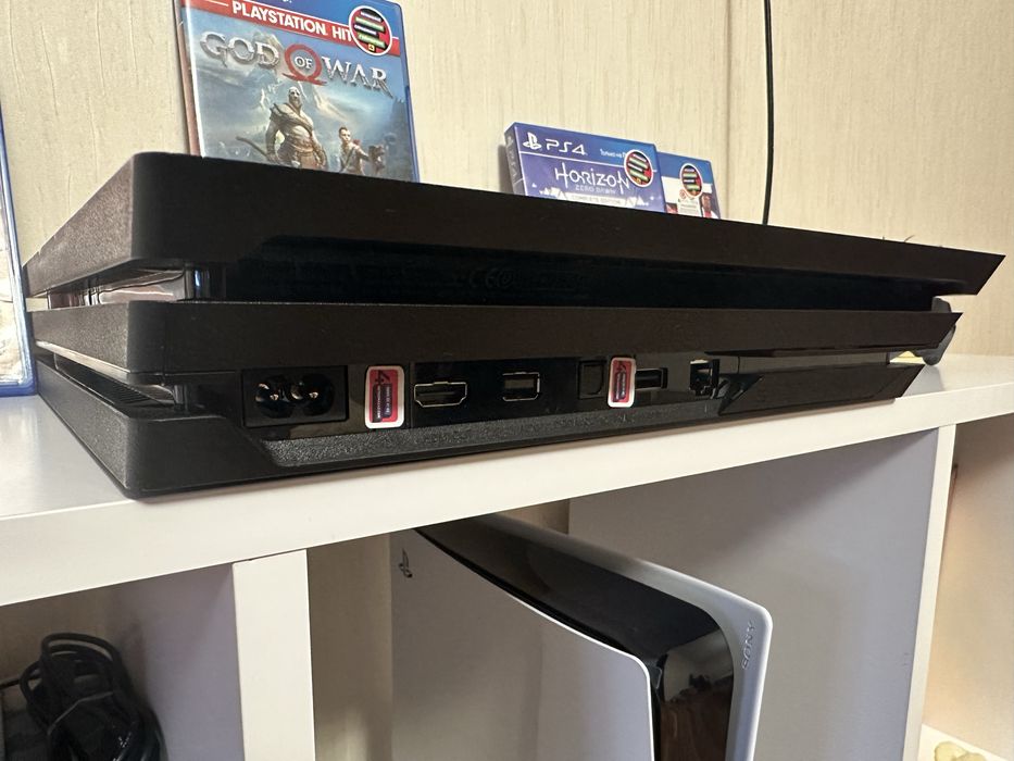 Продам ps4pro 1tb.