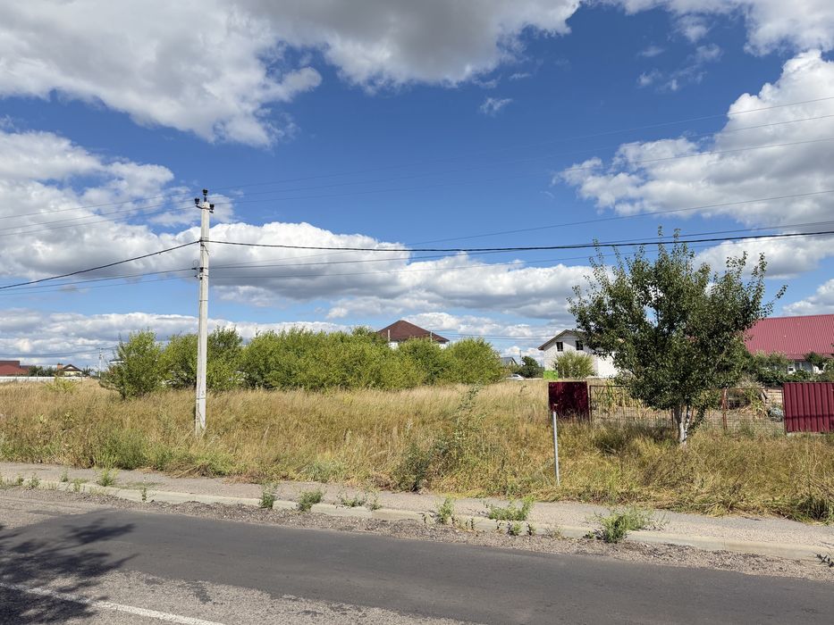 Продаж земельної ділянки біля озера — 7 соток під забудову, с. Бузова