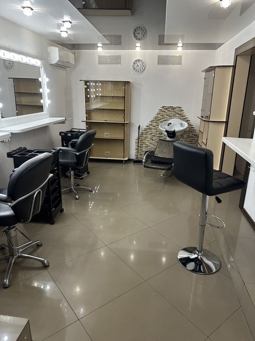 Сдам в аренду место для мастера парикмахера