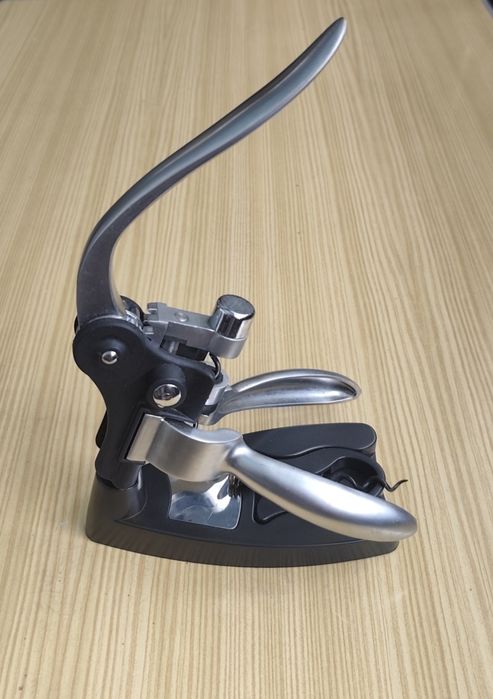 Saca Rolhas Com Suporte