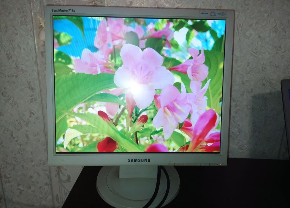 Монітор Samsung 713 N