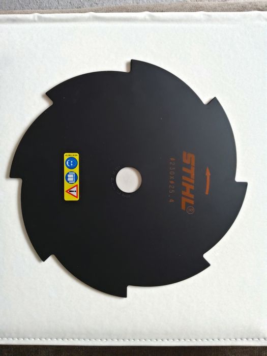 Tarcza tnąca , 8 ostrzy,  średnica piły 230 mm, otwór 25,4 mm