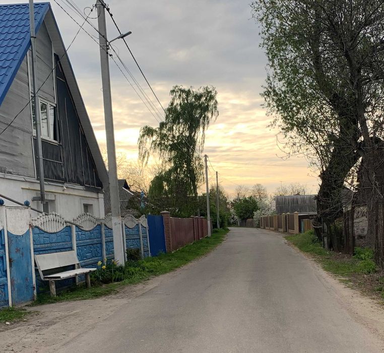 Продам 40 соток, житлова вулиця, газ, світло, асфальт, с. Красилівка