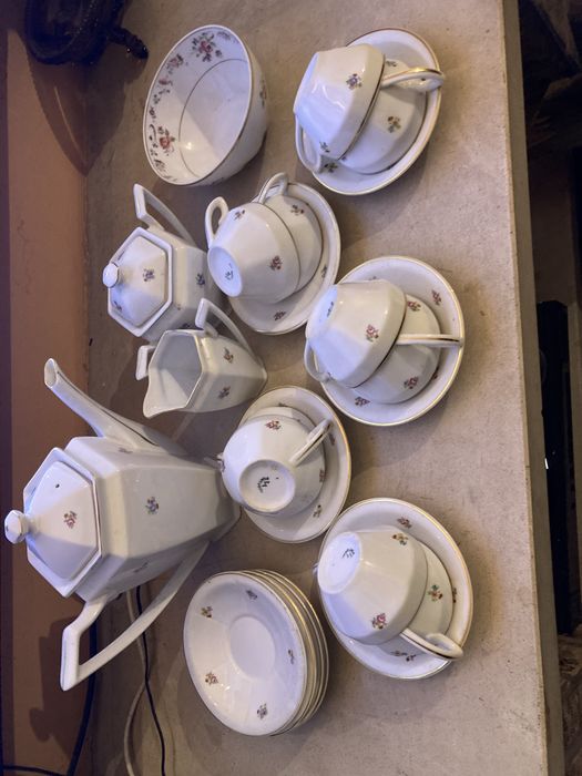 Cheese Set with Vista Alegre Pattern in Good Condition