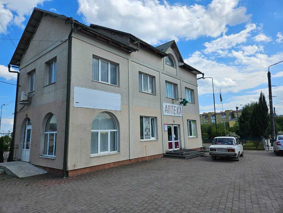 Продаж окремо стоячої комерційної споруди 187м2+4,17 сотки.