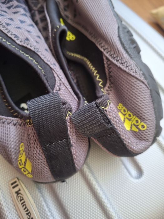 Кросівки кроссовки  Adidas Kurobe  42р