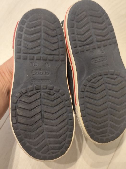 Дитячі босоніжки Crocs