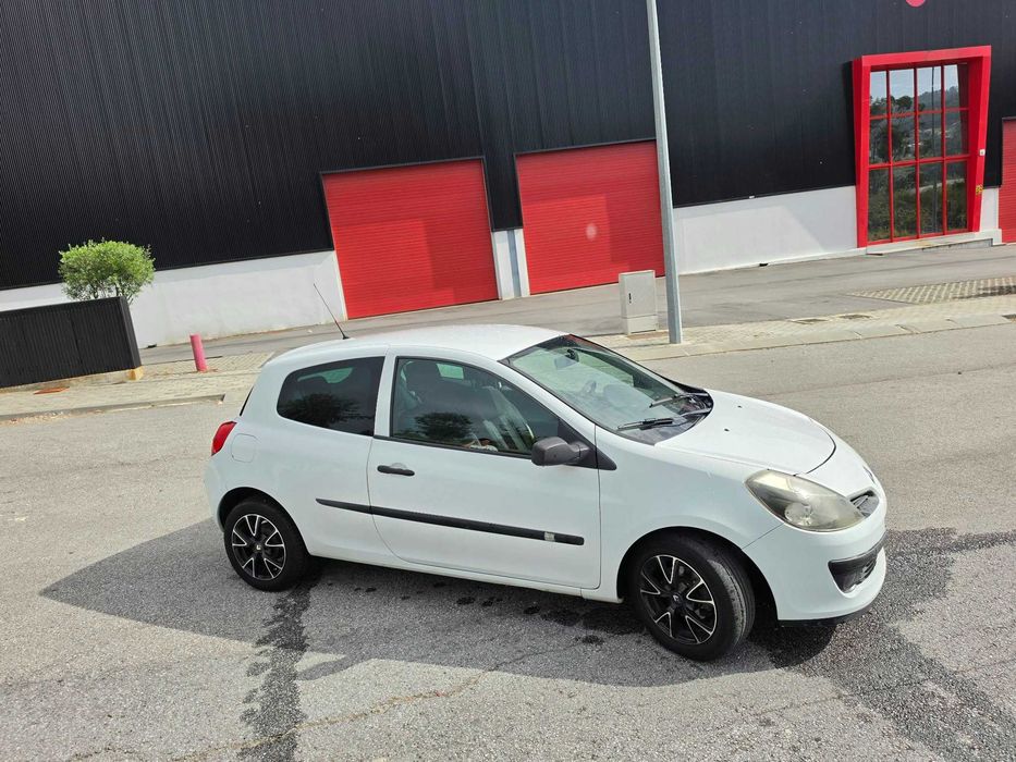 Renault clio 3 portas
