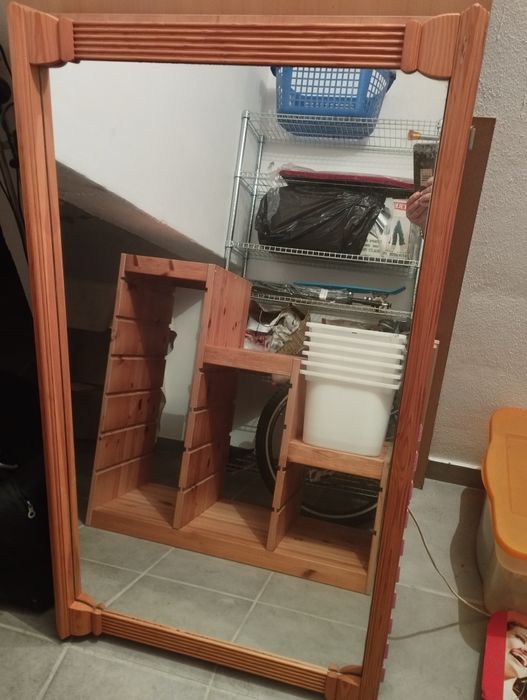 Espelho grande bem cuidado Madeira Maciça