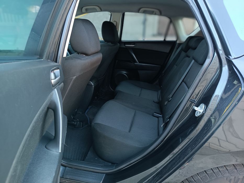 Продам mazda 3 2012 рік в  гарному стані