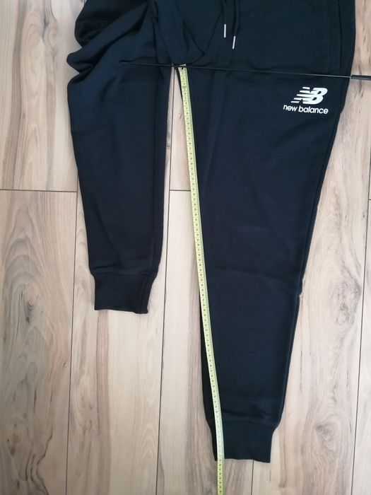 Spodnie dresowe new balance L