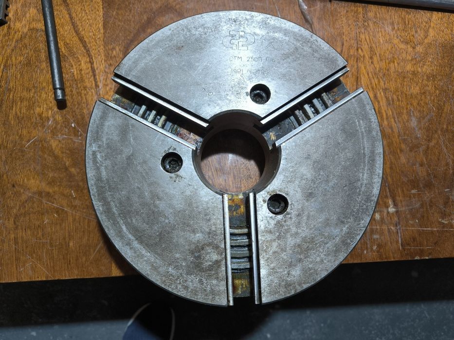 Токарный патрон на 250 шаг 10.