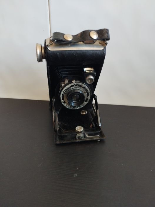 Folding Brownie Six-20 Camera