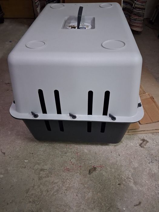 Vendo aquário e caixa transporte animal.