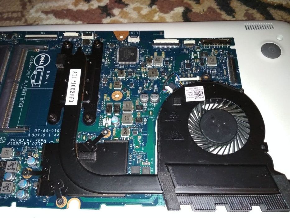 Ноутбук Dell Inspiron 15-5567 P66F001 по запчастям