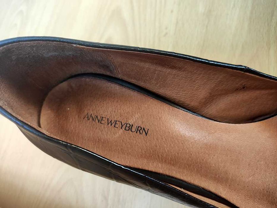 Sapatos de pele, pretos