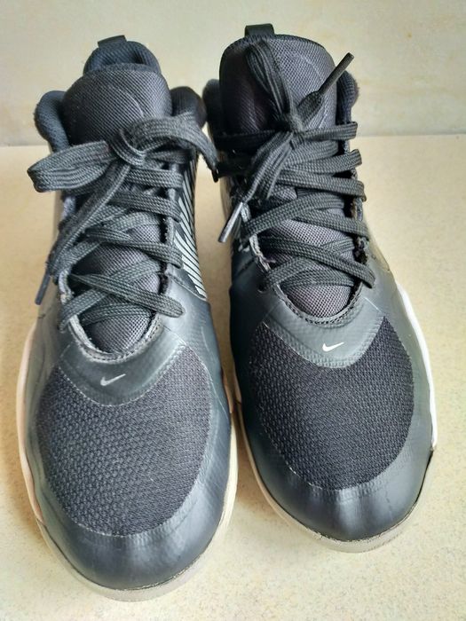 Buty  sportowe do koszykówki Nike Team Hustle  38