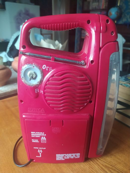 Фонарик, магнитофон, радио ( три в одном)