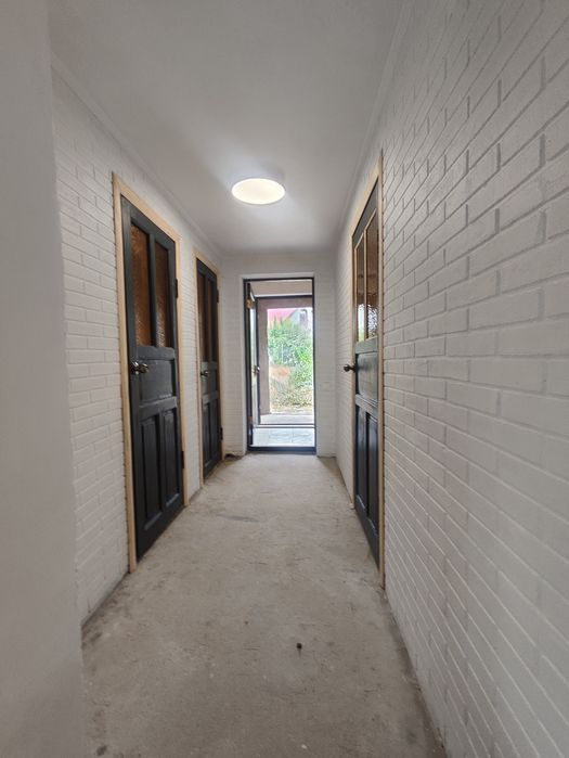 Часть дома и 10 соток 
Асфальтированная улица.
Учас