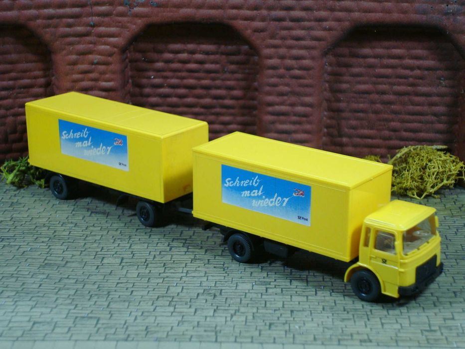 Wiking 551 - MAN / Camião Postal c/Reboque "Schreib mal wieder"/ Usado