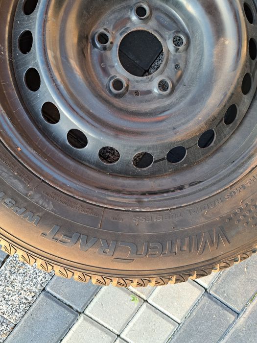 Opony 215/65/16 Zima KUMHO WinterCraft Wp51