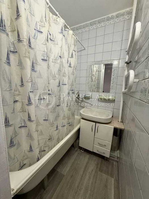 Видова на Дніпро Продаж 2к квартири Прирічна 19 Оболонь метро Мінська