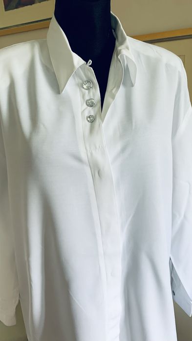 Elegancka biała koszula