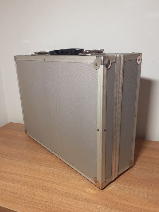 Walizka aluminiowa 45x34x15