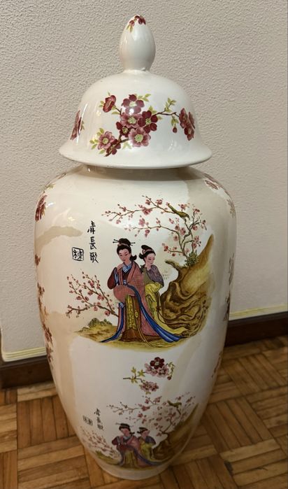 Jarrão em porcelana pintado à mão