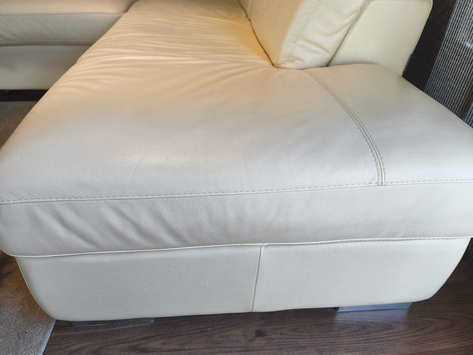 Sofá em pele da Chateaux Dax com Chaise Long e Relax