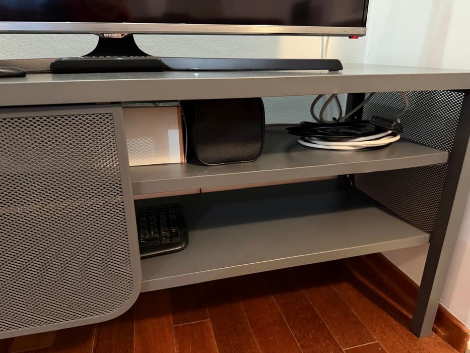 Szafka pod telewizor szara metalowa