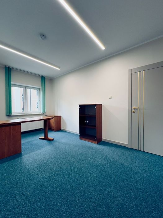 Gabinet/biuro do wynajęcia na Zwyciestwa na Rokosowie –3 gabinety± sek